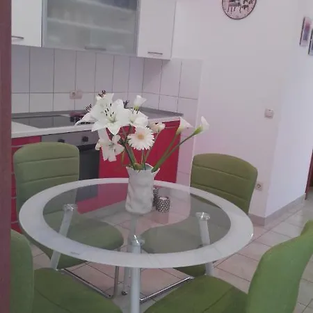 Zunic Apartment *